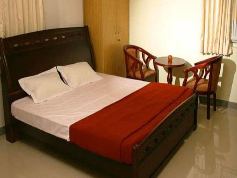 Super Collection O Begumpet Formerly Alpine Glow Sunrise Hyderabad Exterior photo